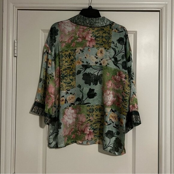 ZARA FLORAL BLOUSE SIZE S - Picture 2 of 3